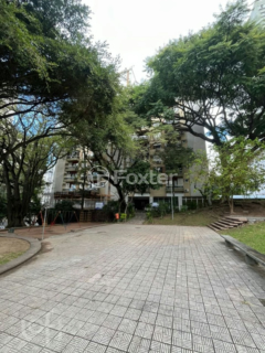 Image 21 - 1006870
