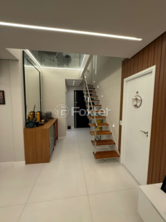 Image 4 - 1006891