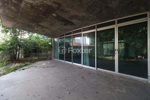Image 21 - 1007058