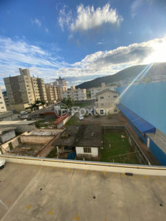 Image 23 - 1007073