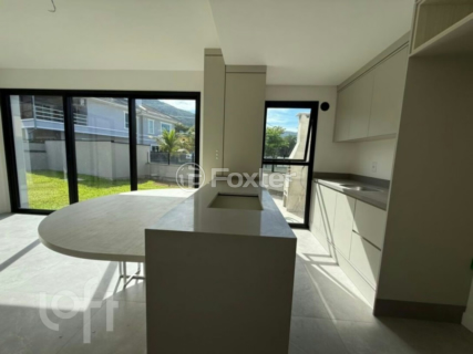 Image 3 - 1007218
