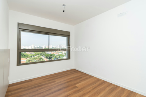 Image 15 - 1007245