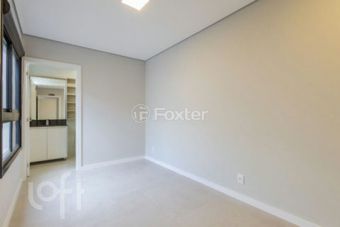 Image 21 - 1007257