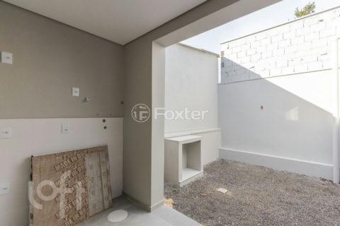 Image 20 - 1007257