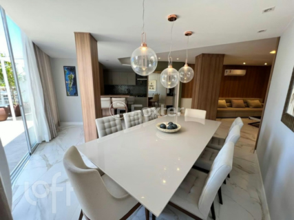 Image 35 - 1007330