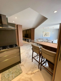 Image 38 - 1007330