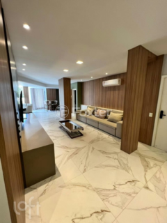 Image 32 - 1007330