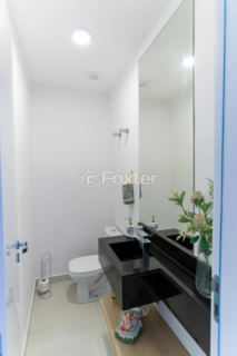 Image 8 - 1007345