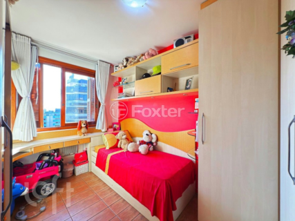 Image 33 - 1007356