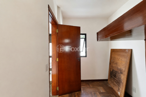 Image 34 - 1007365
