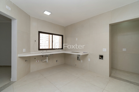 Image 39 - 1007370