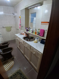Image 23 - 1007404