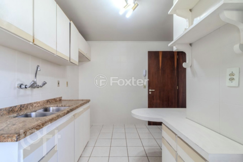 Image 31 - 1007411
