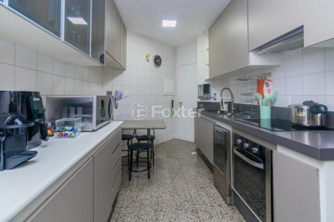 Image 31 - 1007517
