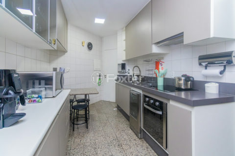 Image 32 - 1007517