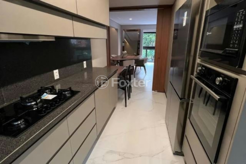 Image 23 - 1007668