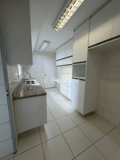Image 27 - 1007827