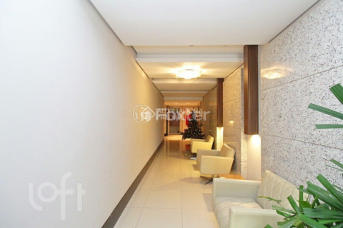 Image 34 - 1007915