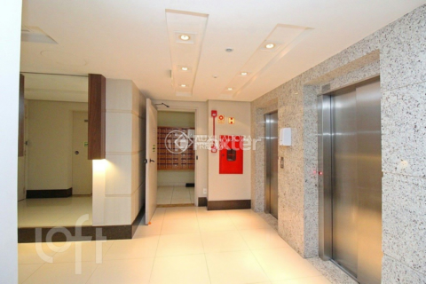 Image 35 - 1007915