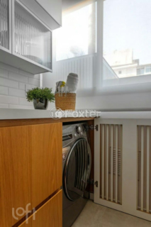Image 17 - 1007975