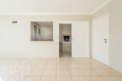 Image 35 - 1007982