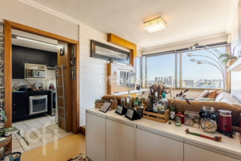 Image 40 - 1007996