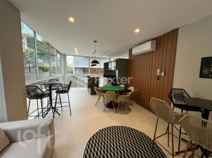 Image 4 - 1008010