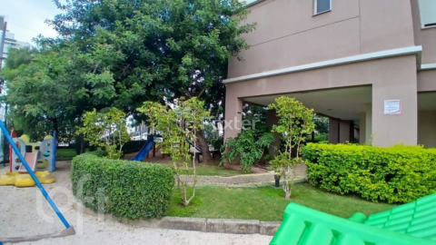 Image 37 - 1008022