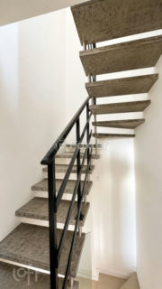 Image 22 - 1008030