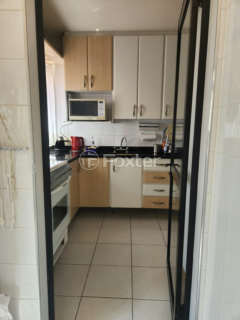 Image 17 - 1008173
