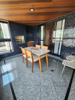 Image 21 - 1008173