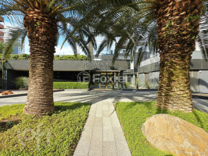Image 3 - 1008316
