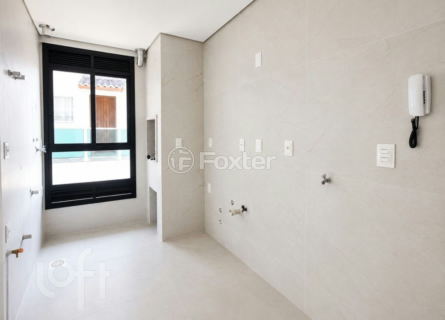 Image 1 - 1008343