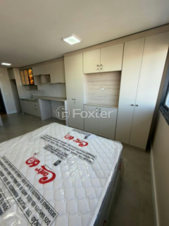 Image 7 - 1008350