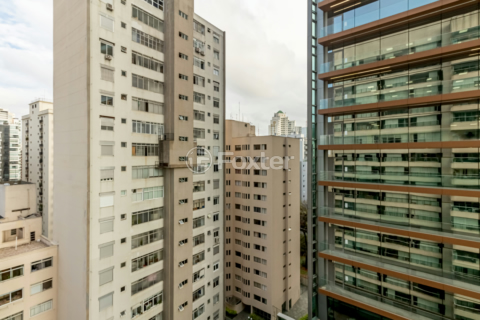 Image 11 - 1008902