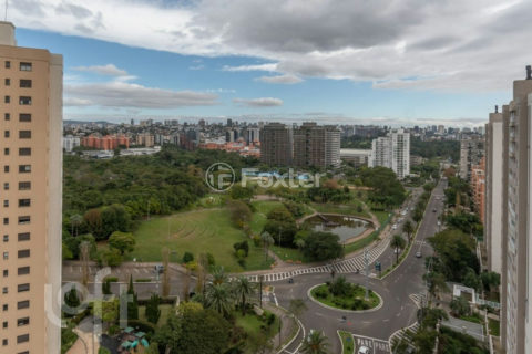 Image 2 - 1008936