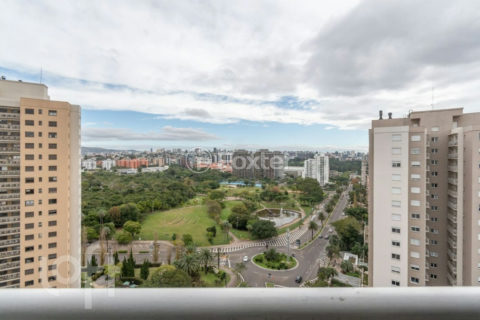 Image 1 - 1008936