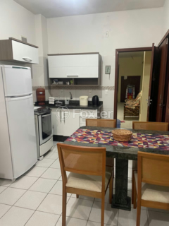 Image 4 - 1008944