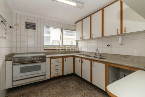 Image 32 - 1008983