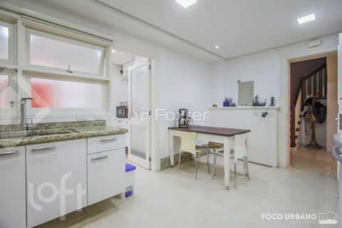 Image 39 - 1009034