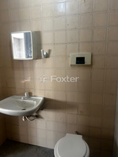 Image 8 - 1009117
