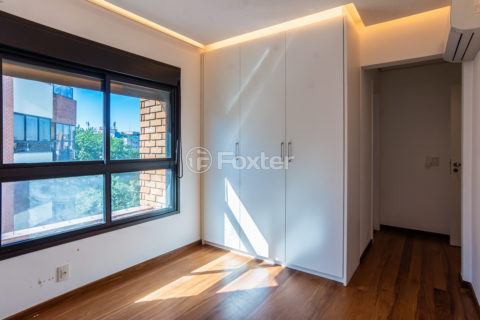 Image 20 - 1009131