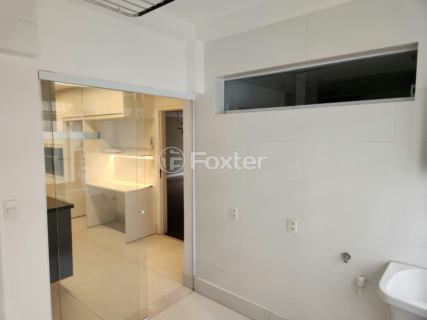 Image 30 - 1009146