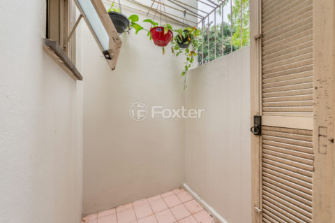 Image 30 - 1009158