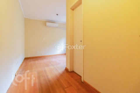 Image 7 - 1009334