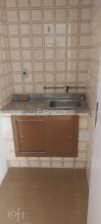 Image 4 - 1009344