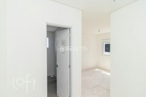 Image 21 - 1009349