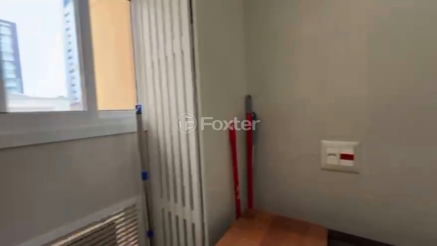 Image 18 - 1009360