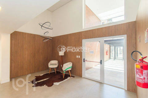 Image 2 - 1009366