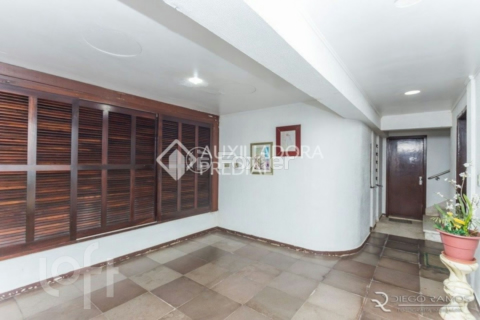 Image 7 - 1009390
